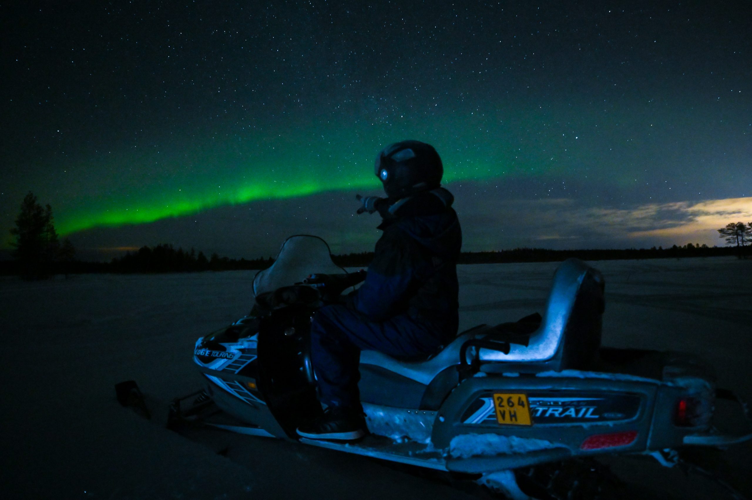 rovaniemi small group aurora snowmobiling parpalanida